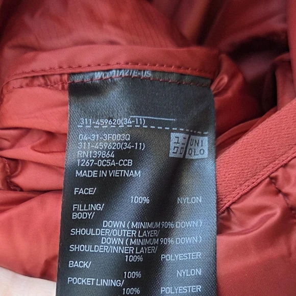 Uniqlo Ultra Light Down Vest Men's Red Size Medium - Picture 7 of 7